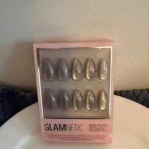 Glamnetic Silver Press-On Nails